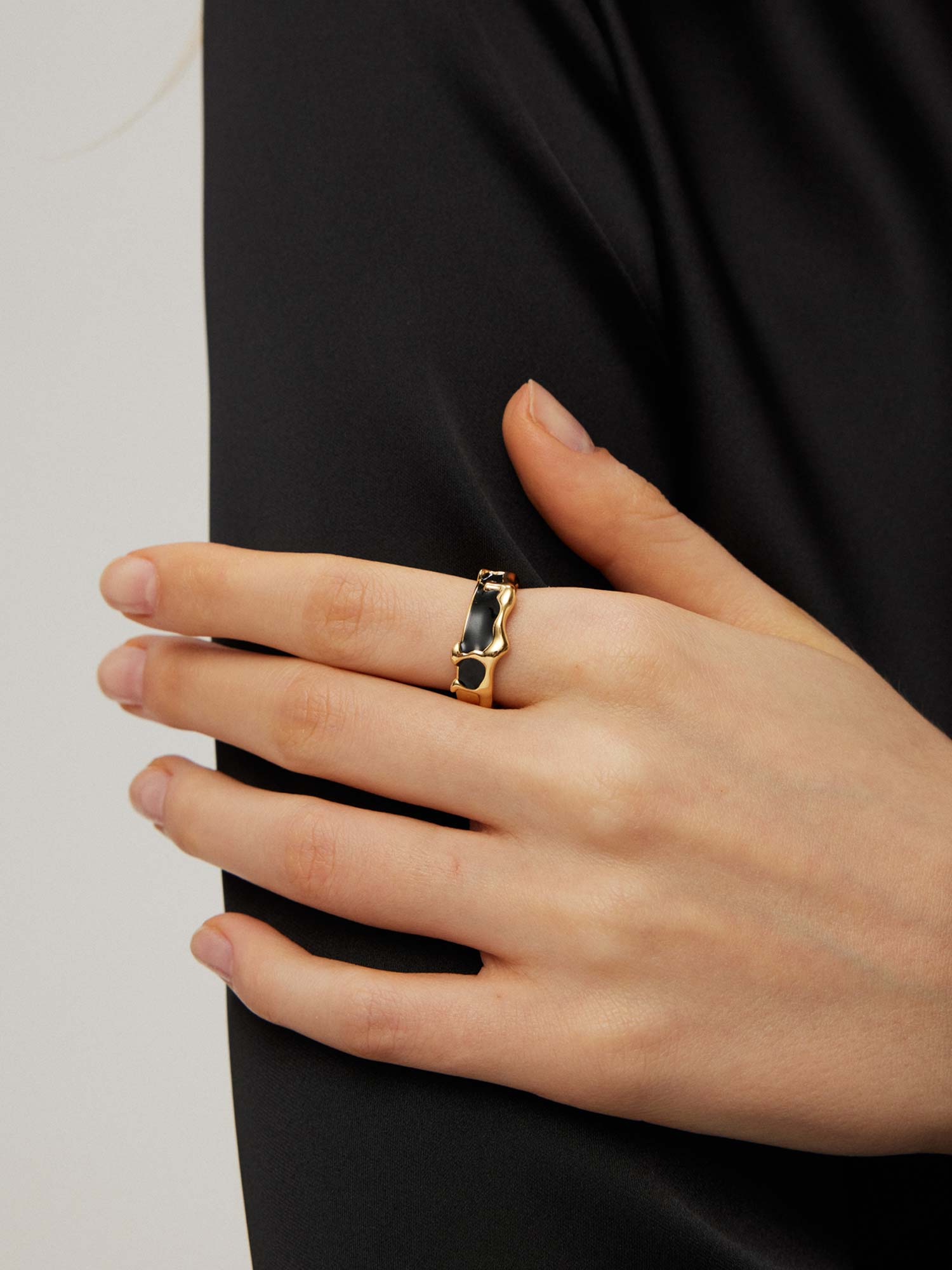 Black Droplet Enamel Ring